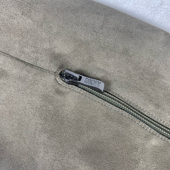 NEW DKNY Women's Cilli Microsuede Block Heel Knee-high Boot Beige Size 8.5M - Picture 10 of 16